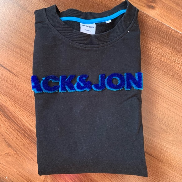 JACK AND JONES Sweat Shirt || Black and Blue colour || Authentic Collection - Picture 4 of 6